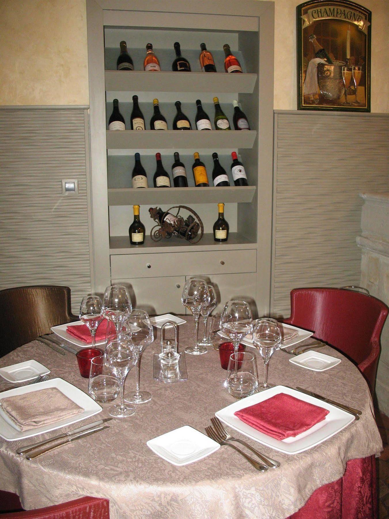 Logis Hotel Le Relais Louis XI Meung-sur-Loire Zewnętrze zdjęcie